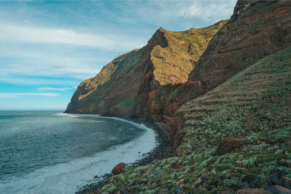 Looking for the best things to do in Madeira? Head to the Achadas da Cruz cable car for incredible views!