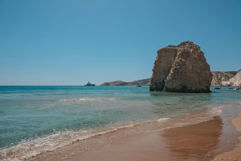 Firiplaka is one of the most visited beaches in Milos and is worth a visit, especially if you want an organized beach.